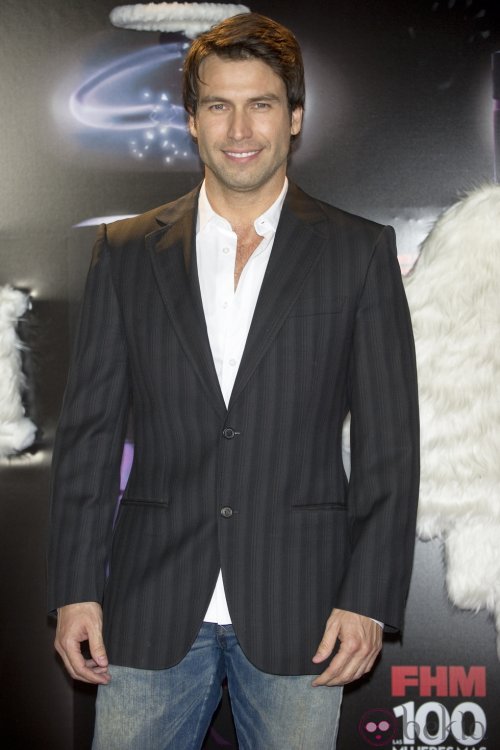 375_rafael-amaya-en-los-premios-fhm.thumb.jpg.155f28a89eac66d5500344a30564564d.jpg