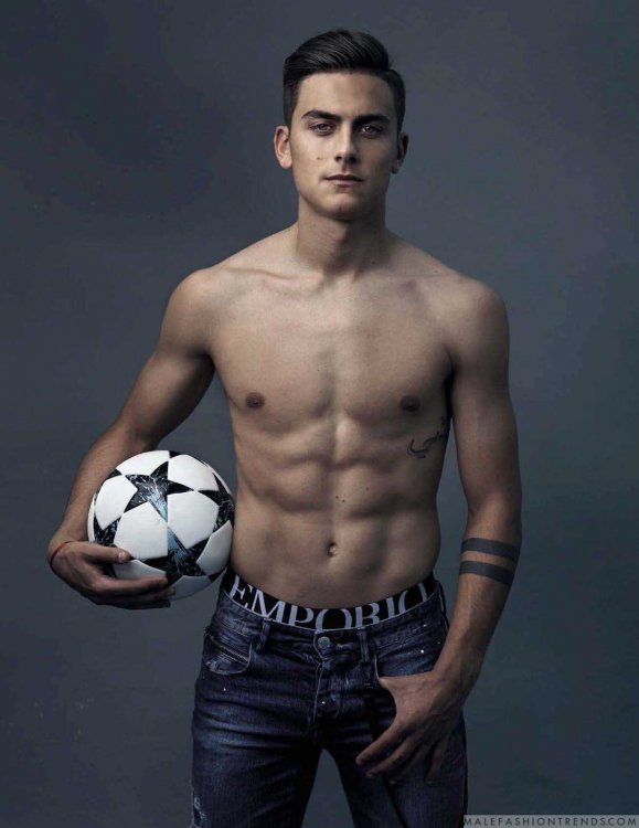 paulo-dybala-vanity-fair-december-cover-07.thumb.jpg.72cfd13a3855b5c58c16e8e011e7be8c.jpg